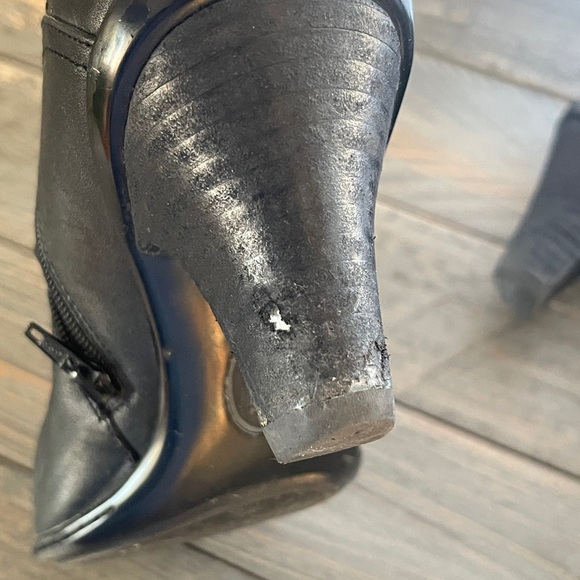 Sofft Black Leather Side Zip Ankle Booties Women's Size 8.5 - Picture 11 of 12